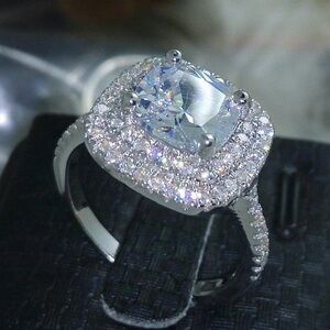 Elegant Silver White Topaz Halo Ring -size 6 NWOT